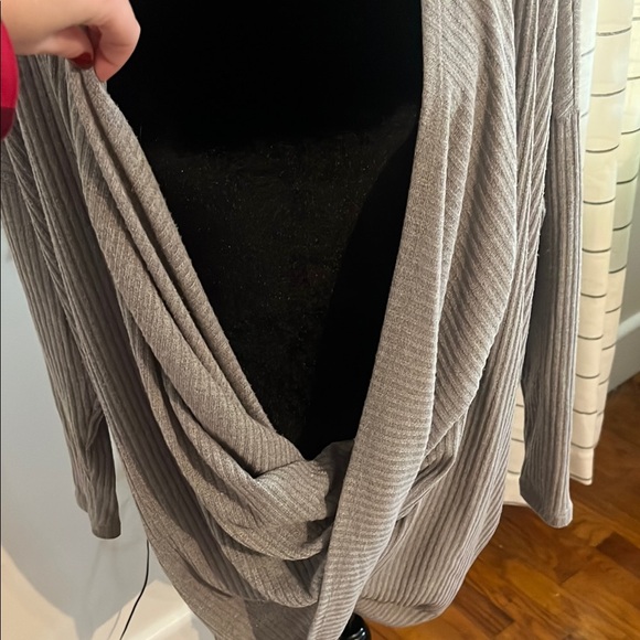 Gray wrap Women's Sweater - Picture 3 of 5